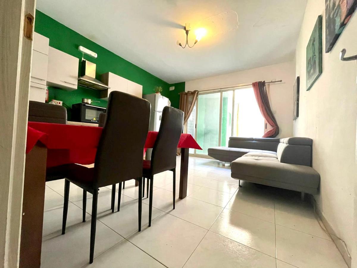Room 6- Private Room With Private Terrace, Private Bathroom, Ac And Wifi Sliema Exterior foto